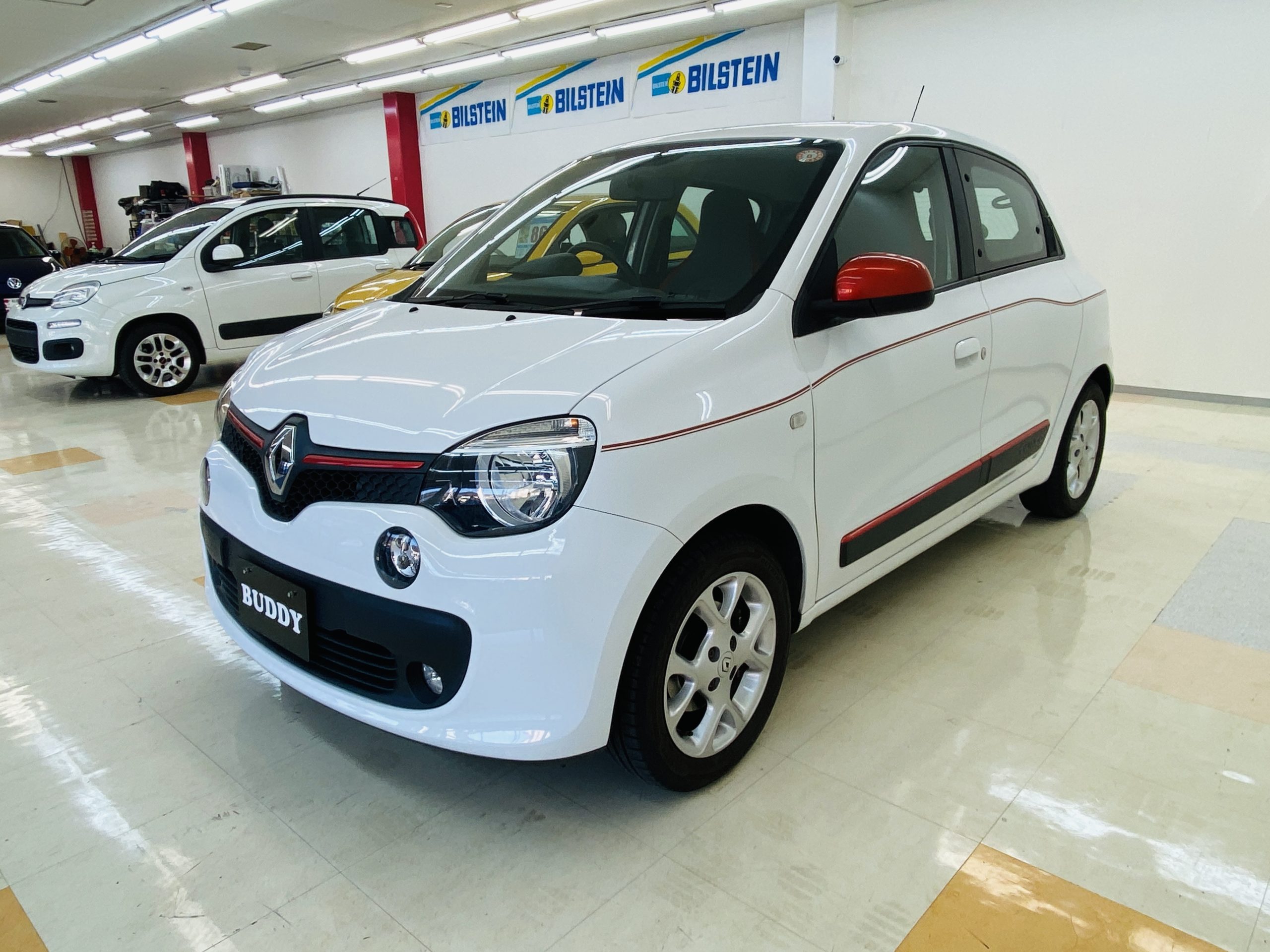 ルノー　トゥインゴが入荷いたしました！！